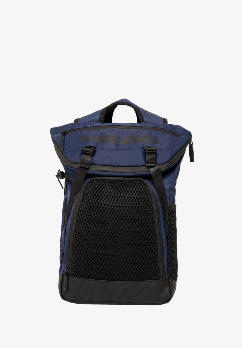 Marineblauwe rugzak met zwarte accenten, voorzien van een gaas zijvak, verstelbare schouderbanden en een handvat aan de bovenkant. Stevige stofconstructie.