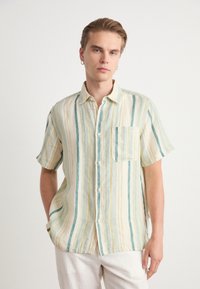 Les Deux KAI SHIRT - Košeľa - ivory/light jade green