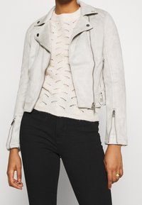 Miss Selfridge Kurtka ze skóry ekologicznej