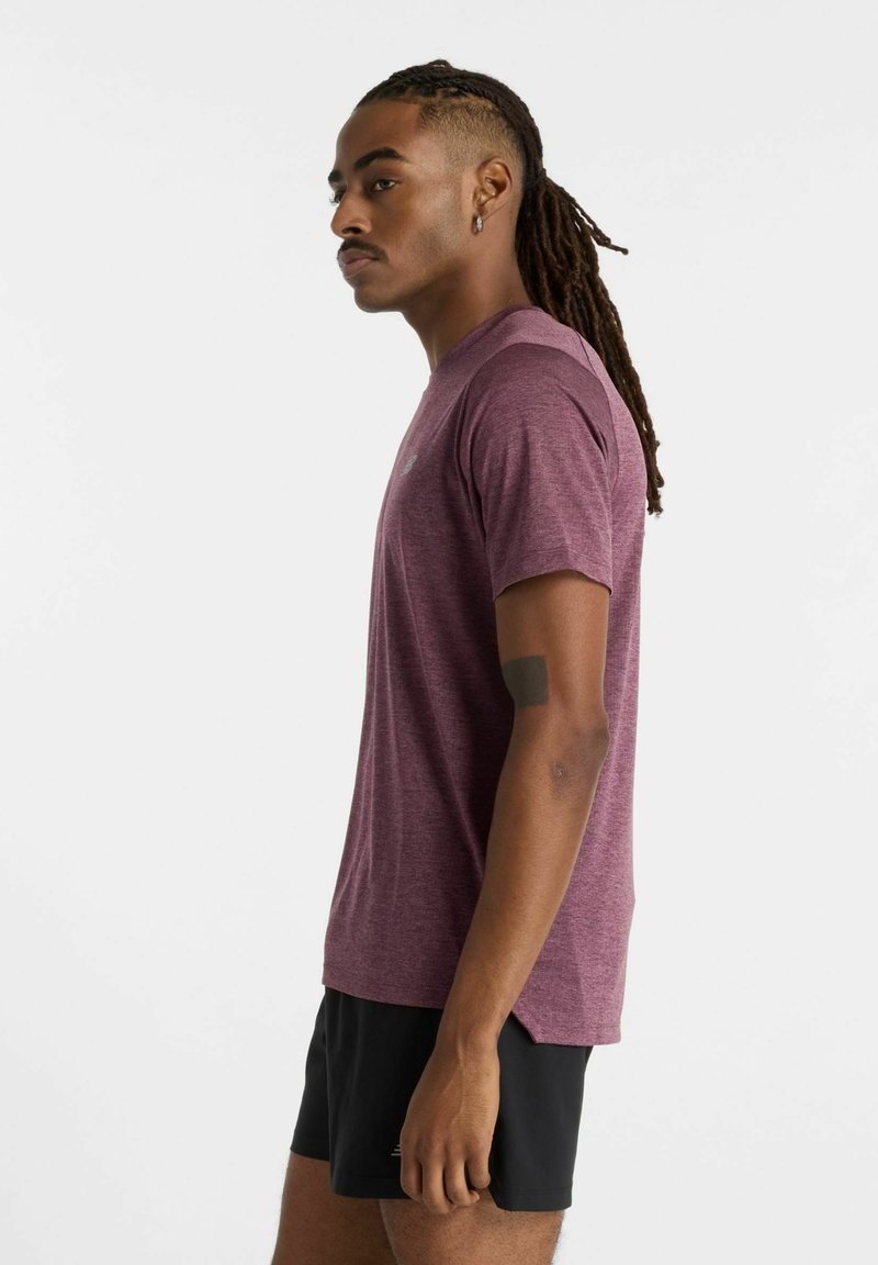 New Balance T-shirt basic paars