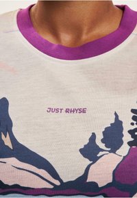 Just Rhyse T-shirts med print - multicolored