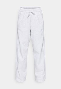 Szürke melegítőnadrág gumis derékrésszel, húzózsinórral és oldalsó csíkokkal. Az anyag textúrája puha és gyapjúszerűnek tűnik.