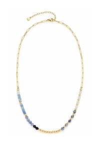 Collana in oro con catena che presenta perle alternate blu, bianche e nere con una finitura texturizzata, fissata con un gancio e una catena regolabile.