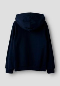 Tumši zilas krāsas džemperis ar rāvējslēdzēju, ar ribotu apakšmalu un aprocēm, aprīkots ar pieguļošu kapuci un mīkstu auduma tekstūru, attēlots no aizmugures.