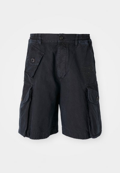 Tmavomodré cargo šortky vyrobené z odolnej tkaniny, s viacerými bočnými vreckami, elastickým pásom a zapínaním na gombík.