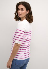 Kaffe LIZZA NARROW STRIPED   - Triko s potiskem - chalk rose violet