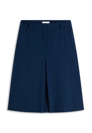 Falda azul marino hasta la rodilla con abertura frontal, trabillas para cinturón y dos grandes bolsillos frontales cosidos, extendida sobre un fondo blanco.