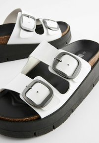 Next FOREVER COMFORTÂ DOUBLE BUCKLE  - Iešļūcenes ar papēdi - white