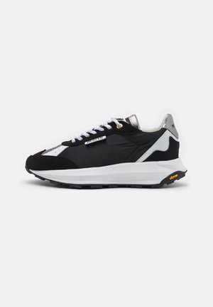 RACER MEN & WOMEN UNISEX - Trainers - black