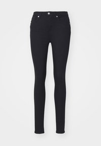 Pantalones vaqueros ajustados negros hechos de tejido denim. Cuentan con una cintura alta, cinco bolsillos y cierre de botón de metal. Textura suave y diseño ajustado.