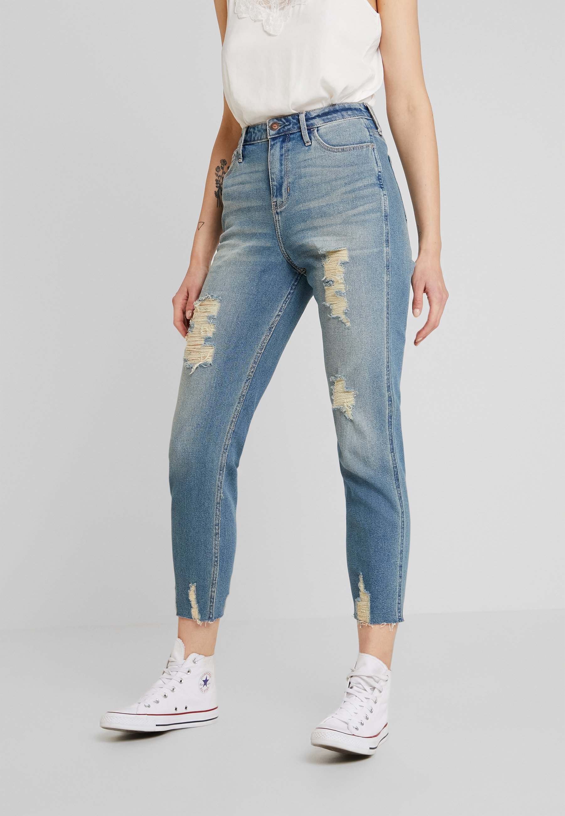 hollister jeans mom