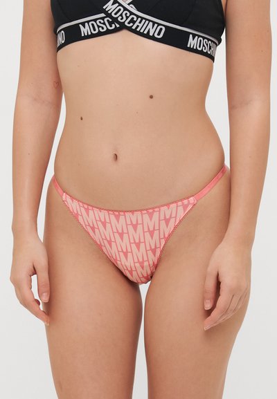 Rosa bikini-bukser med et gentaget "M" logo mønster, tynde sidestræk og en glat, blød tekstur. Ideel til badetøj.