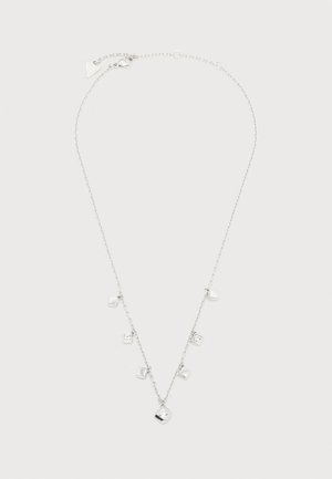 Λεπτό ασημένιο κολιέ αλυσίδας με επτά μικρά τετράγωνα μενταγιόν τοποθετημένα ομοιόμορφα, το καθένα περιέχει μια διαυγή πέτρα.