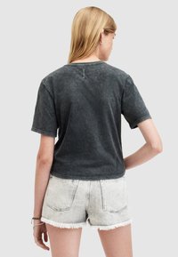 AllSaints GIGI TEE - T-shirts med print - acid washed black