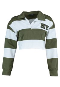 Camisa polo de manga larga, recortada, con un patrón a rayas en verde oliva y blanco. Cuenta con un cuello y bordado "NY" en el pecho.