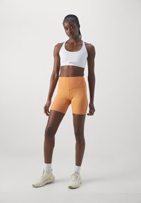 Nebbia HIGH WAISTED BIKER SHORTS - Pajkice - orange