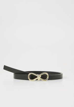 Curea din piele neagră cu o cataramă aurie în stil infinit, având o textură netedă și un design slim.