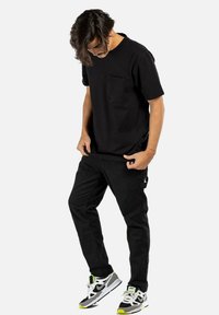 Reell REFLEX EASY WORKER LC - Stoffhose -  black