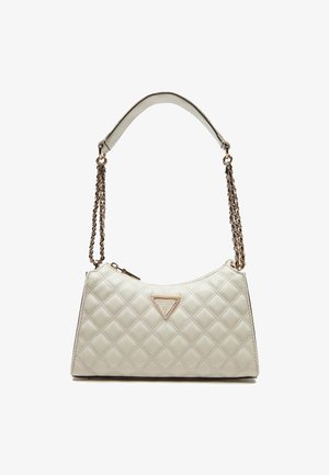 Borsa a mano bianca trapuntata con silhouette curvata, tracolla in catena dorata e placchetta con logo sul fronte. Chiusura con zip nella parte superiore.