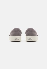 Vans CLASSIC SLIP-ON UNISEX - Mokasīni - driftwood