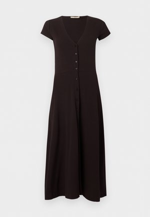 Robe midi noire à manches courtes avec décolleté en V et fermeture à boutons sur le devant, confectionnée dans un tissu doux et fluide.