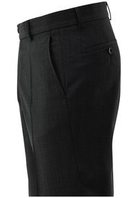 Dunkelgraue, maßgeschneiderte Hose aus strukturiertem Stoff mit flachem Bund, Seitentaschen und einer einzelnen Gesäßtasche mit Knopfverschluss.