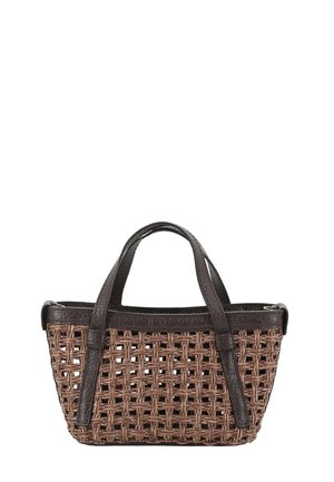 Braune Handtasche im Korbgeflecht-Stil mit dunkelbraunen Ledergriffen und Besätzen, rechteckige Form und offenem Oberteil.
