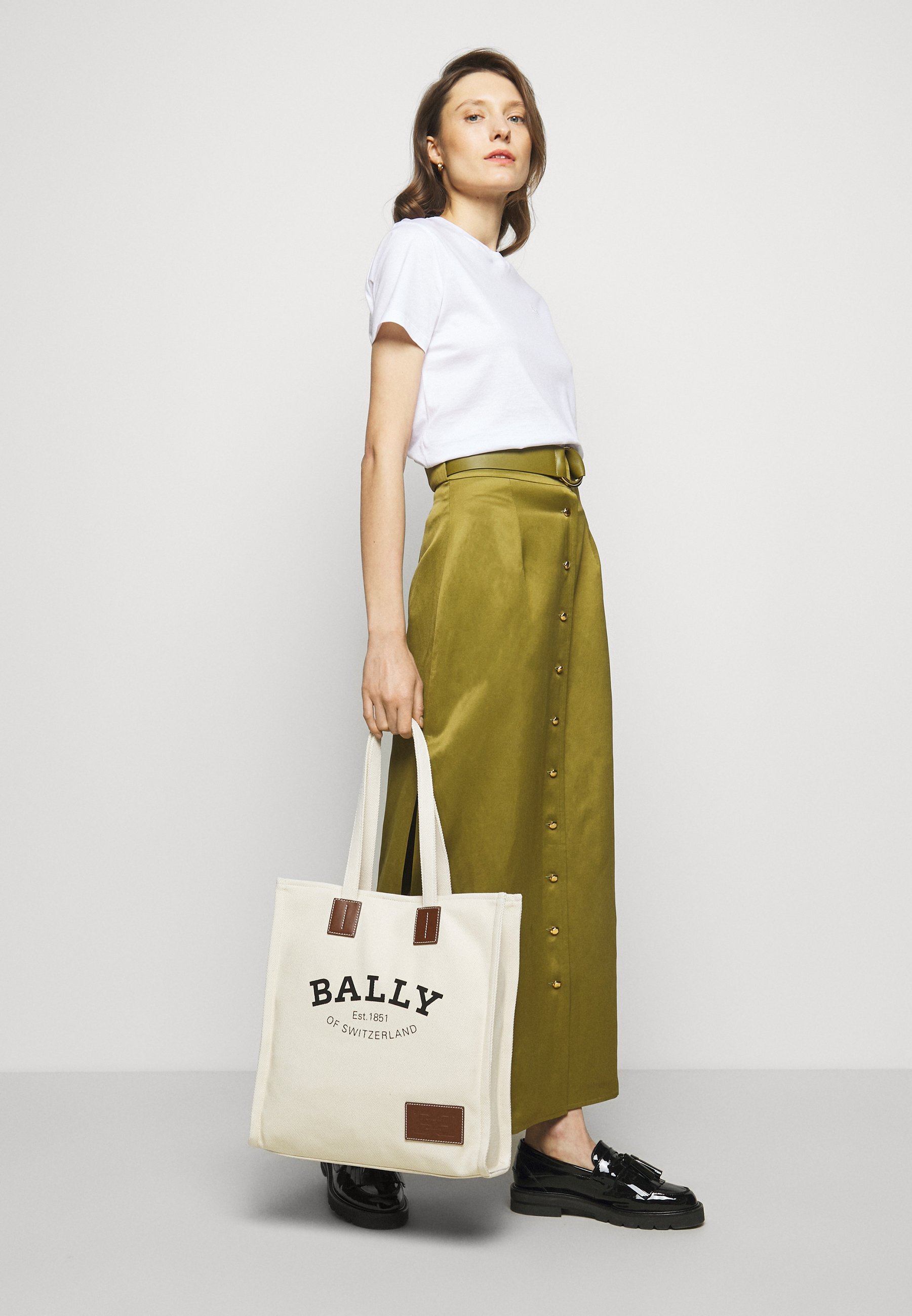 bally tote