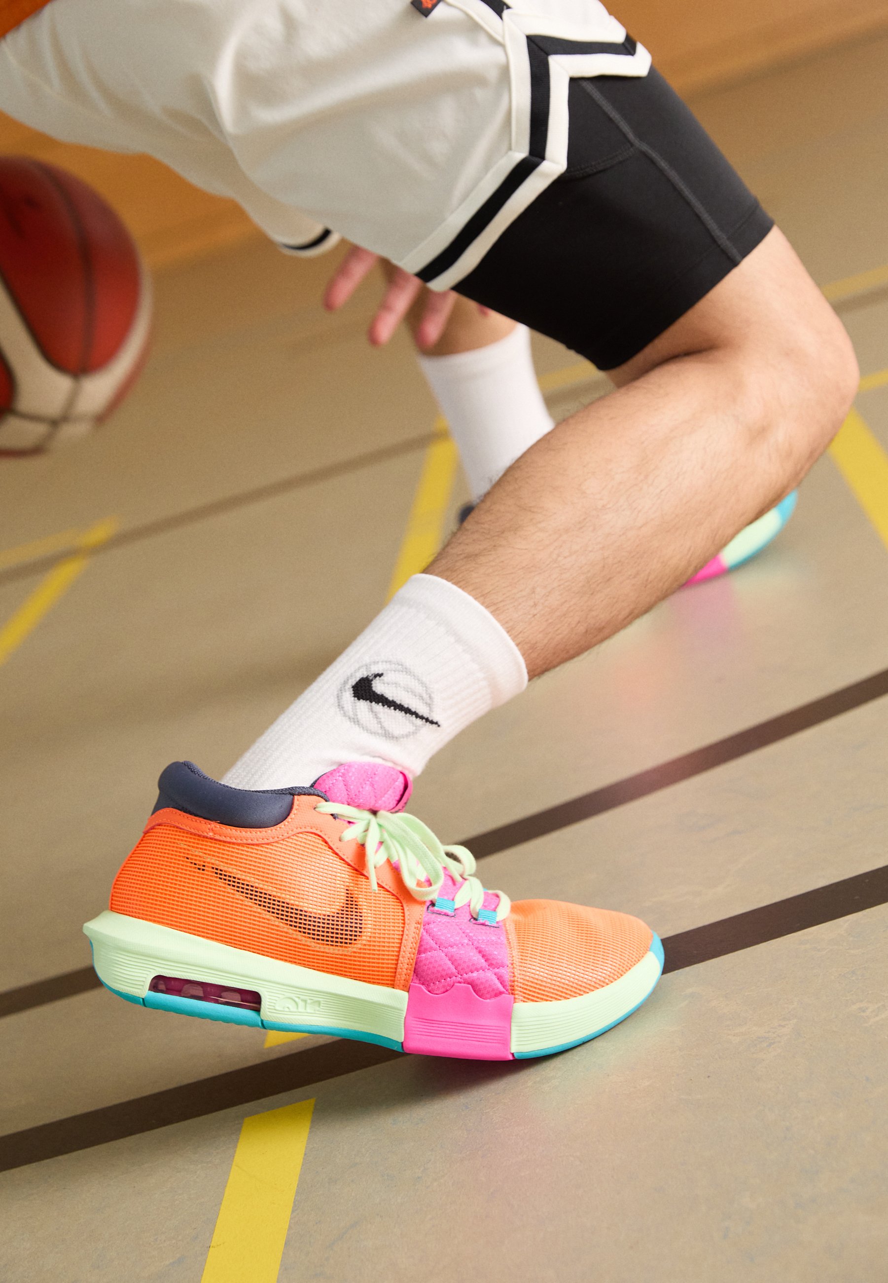 Nike Performance LEBRON WITNESS 8 - Basketball shoes - total 