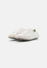 MICHAEL Michael Kors SUSIE TRAINER - Sneakers - optic white