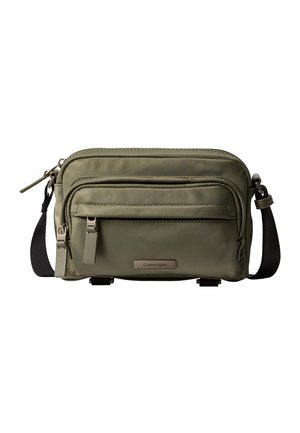 Calvin Klein SLEEK UTILITY - Husă cameră foto - deep lichen green