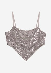 Top corto de lentejuelas plateadas con tirantes ajustables, que presenta un diseño estructurado en forma de diamante y una textura suave.