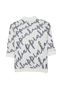 Maglione bianco a maglia con maniche a tre quarti, caratterizzato da un motivo testuale in script diagonale grigio su tutta la superficie.