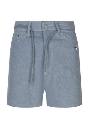 Lyseblå denimshorts med forlommer, bæltestropper, knaplukning og en lille sølvstjerneformet pynt på højre side.