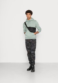 G-STAR PREMIUM CORE - Sweatshirt com capuz -  iceberg green