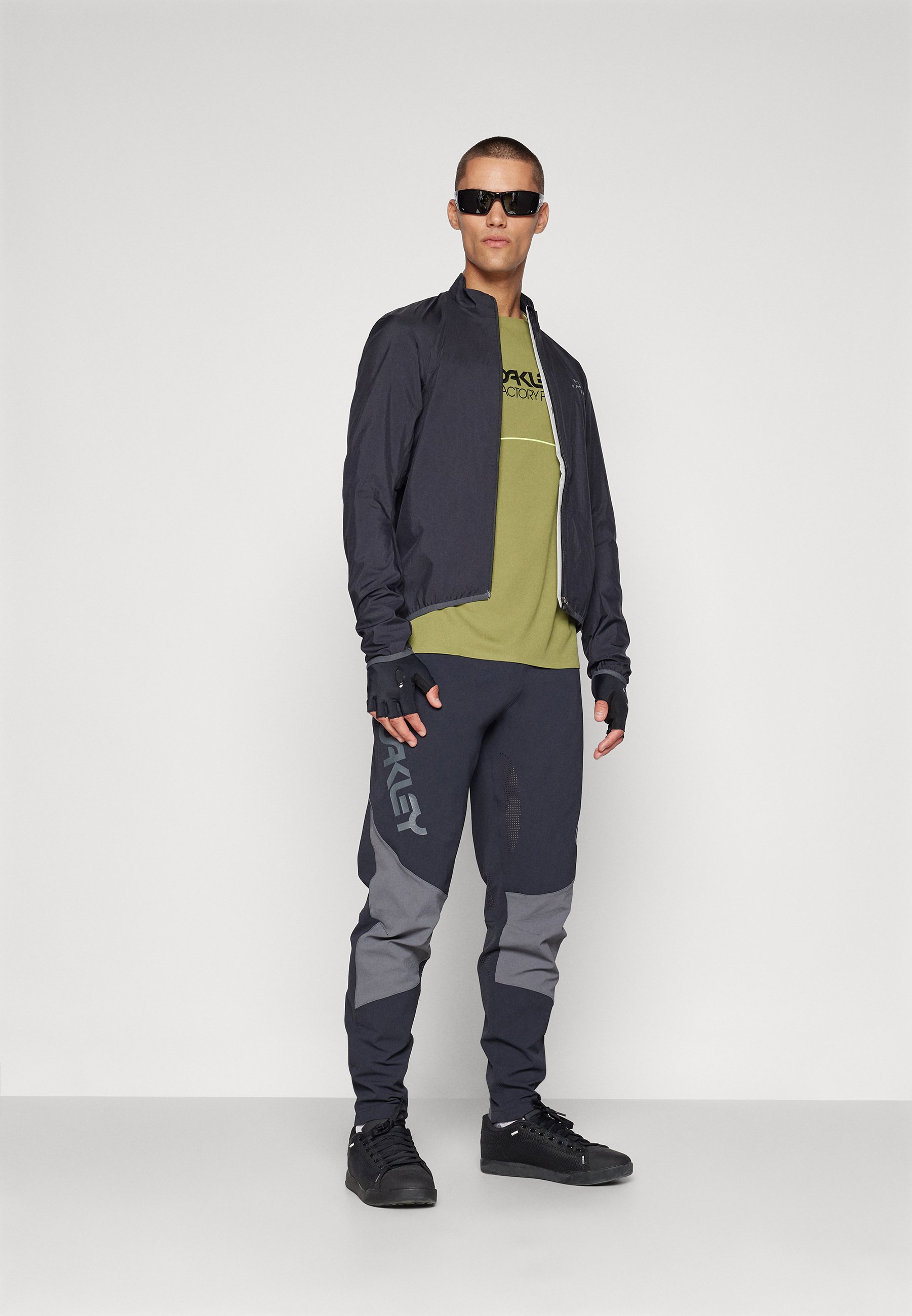 Oakley ENDURANCE JACKET - Hardshell jacket - blackout/black