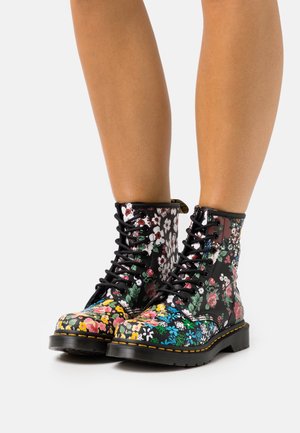 Dr. Martens, Bottines à lacets - white