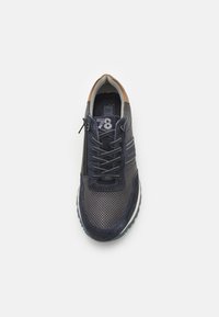 Thumbnail Image 7