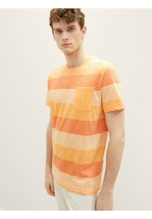 TOM TAILOR MIT COLOUR BLOCKING - T-Shirt print - washed out orange blockstripe