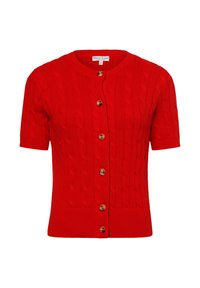 Rote Strickjacke mit kurzen Ärmeln, die ein Kabelmuster, einen runden Halsausschnitt und fünf braune Knöpfe auf der Vorderseite aufweist.
