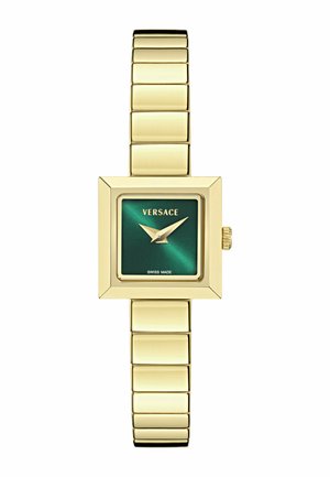 Montre bracelet en métal doré avec cadran carré vert, aiguilles dorées et logo Versace, dotée d'un bracelet à maillons et de la marque Swiss Made.