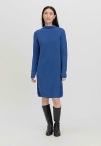 hessnatur REGULAR - Abito in maglia - mittelblau