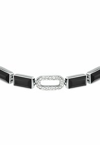 Armband i silverfärg med rektangulära svarta stenar och en central oval länk dekorerad med små klara stenar. Slät, polerad yta.