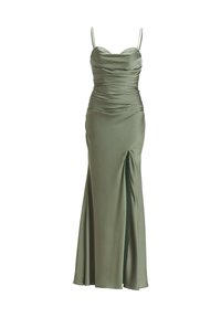 Abito da sera in satin verde con corpino aderente, spalline regolabili, dettagli arricciati e una spacco laterale per un maggiore movimento.