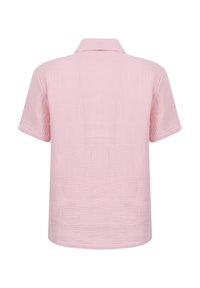 Kortärmad rosa skjorta i ett texturerat tyg, med krage och rak skärning. Baksidan är naken och slät.