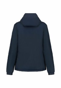 Veste rembourrée bleu marine avec un col haut et des poignets élastiques. Présente un logo de marque embossé dans le dos. Matériau extérieur lisse, design simple.