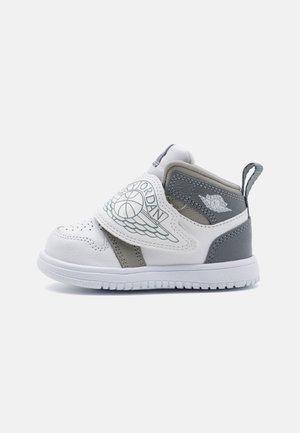 SKY JORDAN 1 - Trainers - med grey/white-cool grey