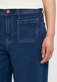 GAP Petite STRIDE ANKLE GIBBONS - Wide leg - dark indigo