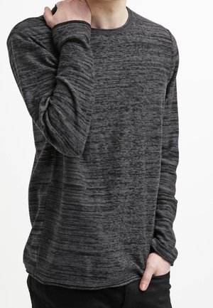 Langarm-T-Shirt mit Rundhalsausschnitt aus einem dunkelgrauen, melierten Strickstoff. Verfügt über ein dezentes Streifenmuster und eine entspannte Passform. Weicher Stoff.