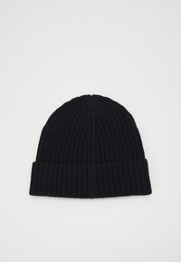 Berretto di maglia nero con texture a coste, dotato di risvolto e di una vestibilità aderente progettata per calore e comfort.